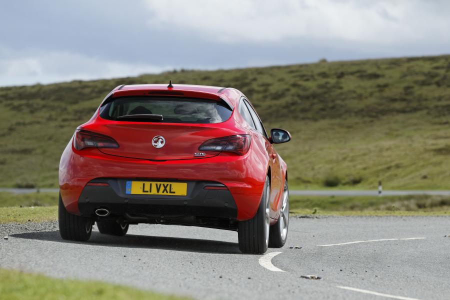  Vauxhall Astra GTC 2012 года  (фото 21 из 62)